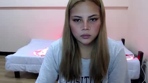 sophia daisy  online show from September 28, 2025, 11:10 pm