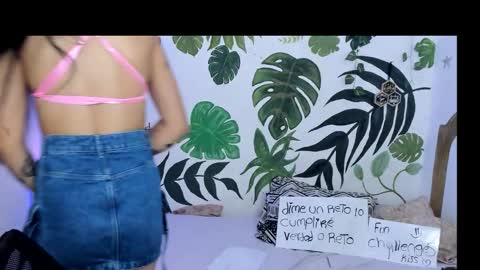 Snapshot of sweet_joint_girl chatting on October 12, 2025, 11:31 am Dahnna online show from October 12, 2025, 11:31 am