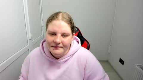 Snapshot of sweet_karla_la chatting on May 21, 2026, 7:15 am Karla online show from May 21, 2026, 7:15 am
