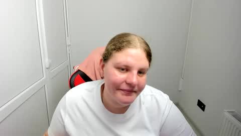 Snapshot of sweet_karla_la chatting on May 24, 2026, 9:47 am Karla online show from May 24, 2026, 9:47 am