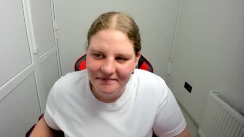 Snapshot of sweet_karla_la chatting on June 4, 2026, 1:17 pm Karla online show from June 4, 2026, 1:17 pm