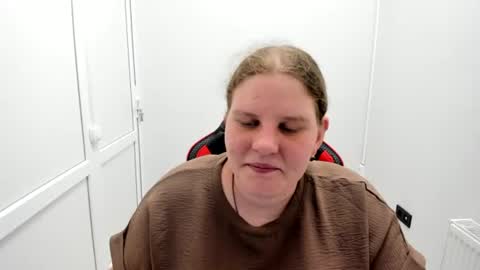 Snapshot of sweet_karla_la chatting on June 21, 2026, 12:52 pm Karla online show from June 21, 2026, 12:52 pm