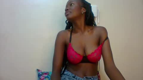 Snapshot of sweet_kcandy chatting on May 15, 2026, 12:45 pm Sweet KCandy online show from May 15, 2026, 12:45 pm