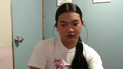 Snapshot of sweet_kimmy_onboard chatting on June 1, 2026, 3:47 pm sweet_kimmy_onboard online show from June 1, 2026, 3:47 pm