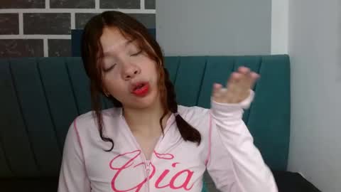Snapshot of sweet_kitty_05 chatting on April 27, 2026, 11:36 pm sweet_kitty_05 online show from April 27, 2026, 11:36 pm