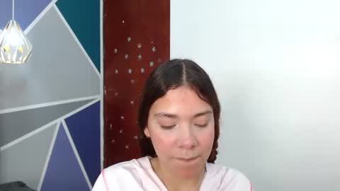 sweet_kitty_05 online show from June 23, 2026, 6:06 pm