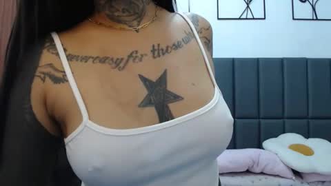 sweet_kittykatya online show from December 1, 2025, 4:56 pm