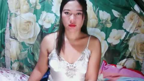 sweet_kris4u online show from September 16, 2025, 7:04 pm