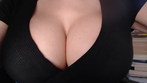 Jen online show from March 16, 2026, 7:23 am