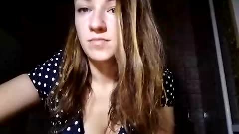 Snapshot of sweet_lilgirl_x chatting on February 22, 2025, 4:09 pm Anna online show from February 22, 2025, 4:09 pm