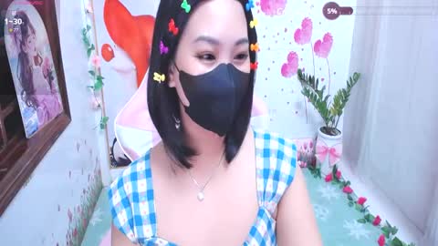 Lily online show from September 18, 2025, 5:48 pm
