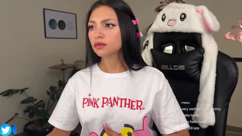 Snapshot of sweet_littleee chatting on January 16, 2025, 12:02 am free private online show from January 16, 2025, 12:02 am