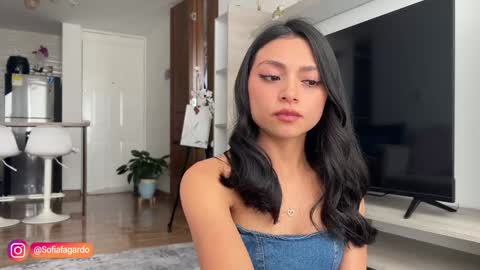 Snapshot of sweet_littleee chatting on October 1, 2025, 5:41 pm free private online show from October 1, 2025, 5:41 pm