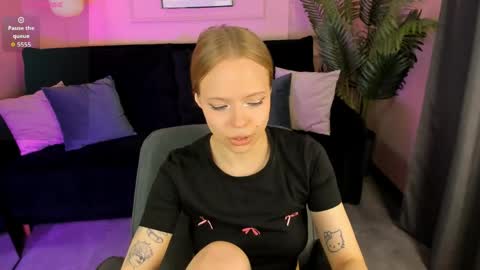 Snapshot of sweet_lucile chatting on May 23, 2026, 2:10 pm Lucy online show from May 23, 2026, 2:10 pm