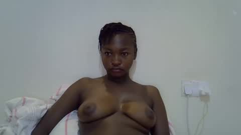 Snapshot of sweet_lunaz chatting on October 27, 2025, 2:37 am sweet_lunaz online show from October 27, 2025, 2:37 am