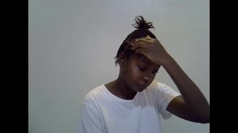 Snapshot of sweet_lunaz chatting on October 31, 2025, 8:21 pm sweet_lunaz online show from October 31, 2025, 8:21 pm