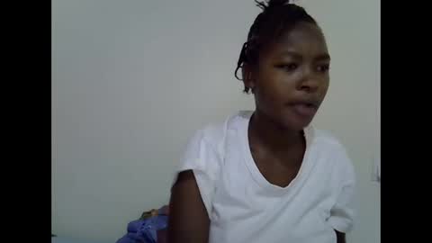Snapshot of sweet_lunaz chatting on November 1, 2025, 9:22 am sweet_lunaz online show from November 1, 2025, 9:22 am