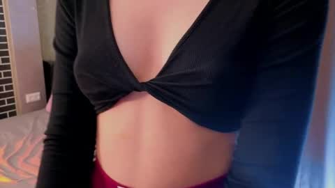 Snapshot of sweet_lynx chatting on April 28, 2026, 5:18 pm Lana online show from April 28, 2026, 5:18 pm