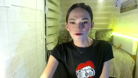 Snapshot of sweet_marry143 chatting on November 18, 2025, 6:45 pm marry online show from November 18, 2025, 6:45 pm