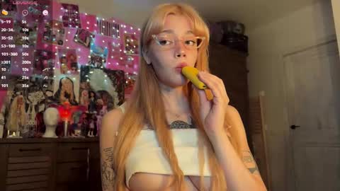Melissa. Join me on Fansly link in social medias online show from September 16, 2025, 6:14 am