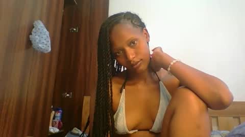 Snapshot of sweet_melod chatting on February 20, 2026, 4:53 am Linda online show from February 20, 2026, 4:53 am