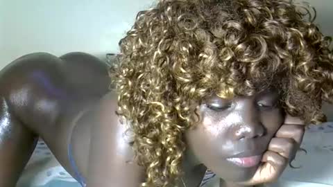 sweet_melodiyy online show from September 17, 2025, 8:32 pm