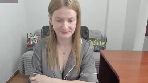 Mila online show from May 23, 2026, 12:49 am