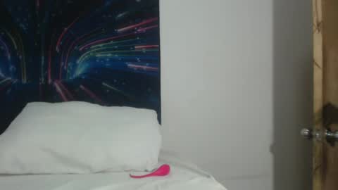 sweet_miamia online show from September 22, 2025, 11:40 pm