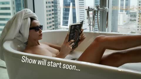 Snapshot of sweet_moan chatting on April 27, 2026, 8:01 am Dana online show from April 27, 2026, 8:01 am