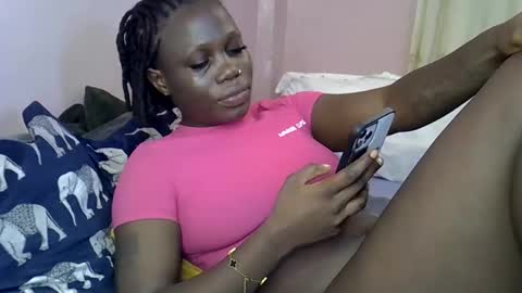 Snapshot of sweet_monalisa93 chatting on October 13, 2025, 6:46 am Lisa online show from October 13, 2025, 6:46 am