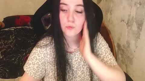 sweet_my_dream online show from March 18, 2026, 4:54 pm