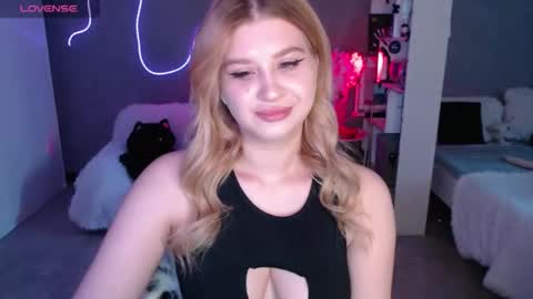 sweet_nicole_333 online show from May 20, 2026, 8:42 am