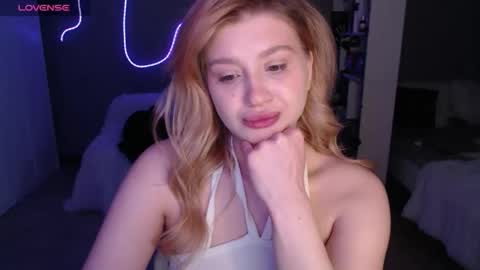 sweet_nicole_333 online show from May 28, 2026, 10:56 am
