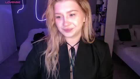 sweet_nicole_333 online show from May 30, 2026, 6:49 pm