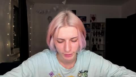 kira online show from November 5, 2025, 10:32 pm