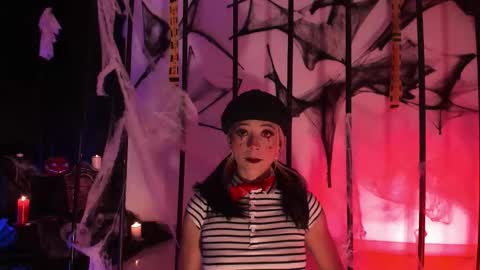 Snapshot of sweet_penny_ chatting on October 11, 2025, 12:32 am Penny online show from October 11, 2025, 12:32 am