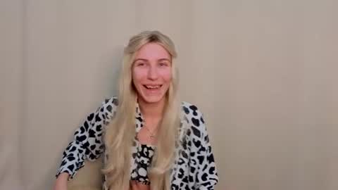 Snapshot of sweet_pixie__ chatting on July 14, 2026, 2:27 am sweet_pixie__ online show from July 14, 2026, 2:27 am