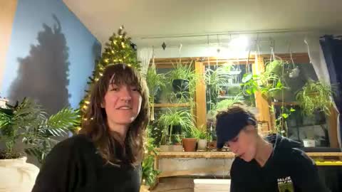 Snapshot of sweet_ramona chatting on December 15, 2025, 2:49 am Ramona online show from December 15, 2025, 2:49 am