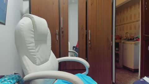 sweet_robyn online show from December 13, 2024, 9:41 pm