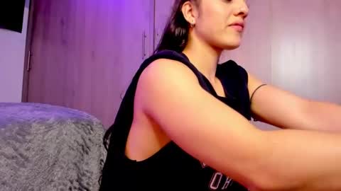 Sara online show from February 18, 2025, 2:27 am