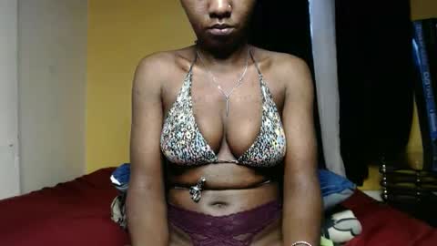 ellanah Tracie online show from March 10, 2025, 6:05 am