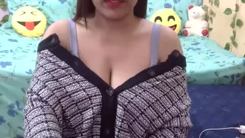 sweet_shivani online show from December 4, 2024, 8:01 am