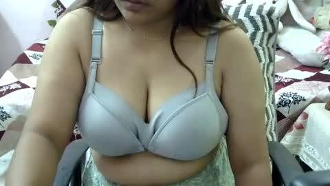 Snapshot of sweet_shivani chatting on June 25, 2026, 4:34 am sweet_shivani online show from June 25, 2026, 4:34 am
