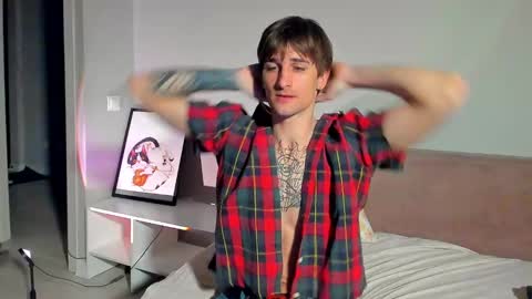 sweet_smith8 online show from February 25, 2025, 2:33 pm