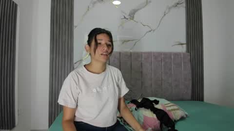 sweet_sofi20 online show from July 12, 2026, 1:57 pm