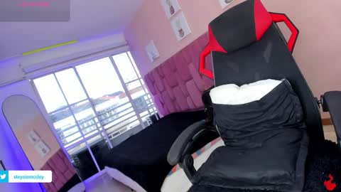 sweet_stacie online show from December 18, 2025, 12:55 pm