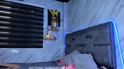 Isabella online show from December 8, 2024, 9:19 pm