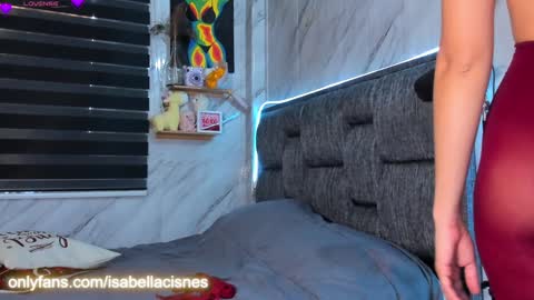 Isabella online show from February 4, 2025, 3:36 pm