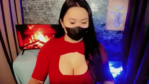 Snapshot of sweet_valentine22 chatting on November 4, 2025, 4:39 pm Valentine online show from November 4, 2025, 4:39 pm