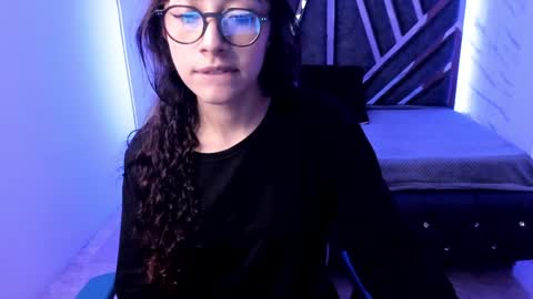 sweet_venus4 online show from January 8, 2025, 6:31 pm